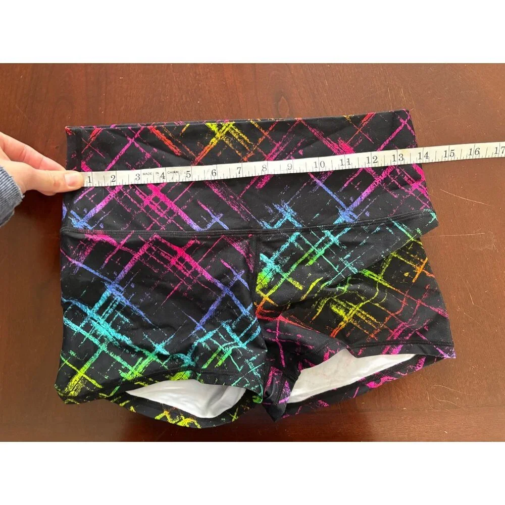 Peachy Athletic NWT Vixen High Rise Booty Gym Shorts Graffiti Print Size Medium